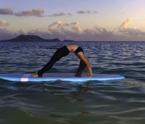 Yoga auf Stand Up Paddling Board